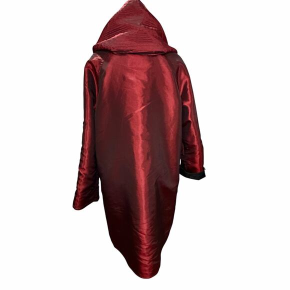 Ubu Reversible Parisian Opera Raincoat Small Black Red iridescent Pleated Hooded - Picture 6 of 15